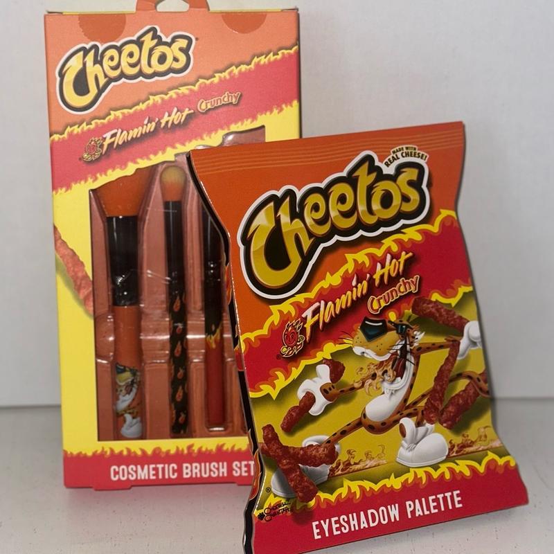 Cheetos Eyeshadow Palette & Brushes Makeup Set